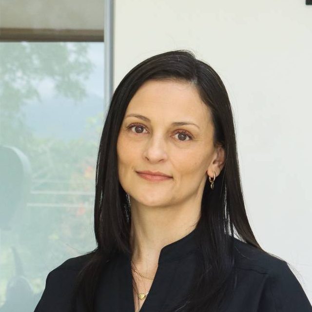 Dra.Carolina Acuña https://confidentalcr.com/wp-content/uploads/2026/09/Dra.Carolina-Acuna-e1788817543224.jpg